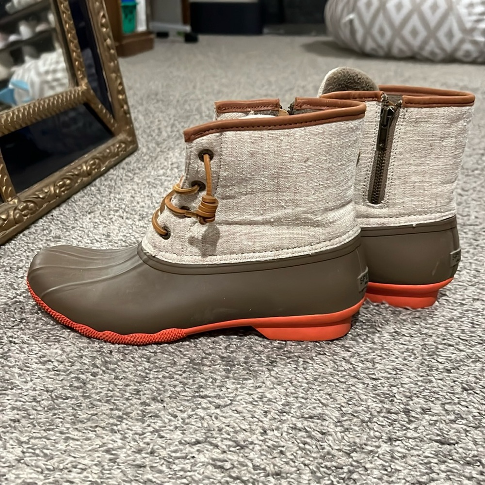 Sperry buck boots